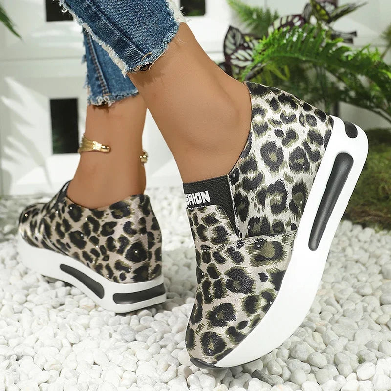 Leopard Print Casual Sports Shoes for Women Thick Bottom Slip-On Platform Sneakers Woman Lightweight Height Increasing Sneakers