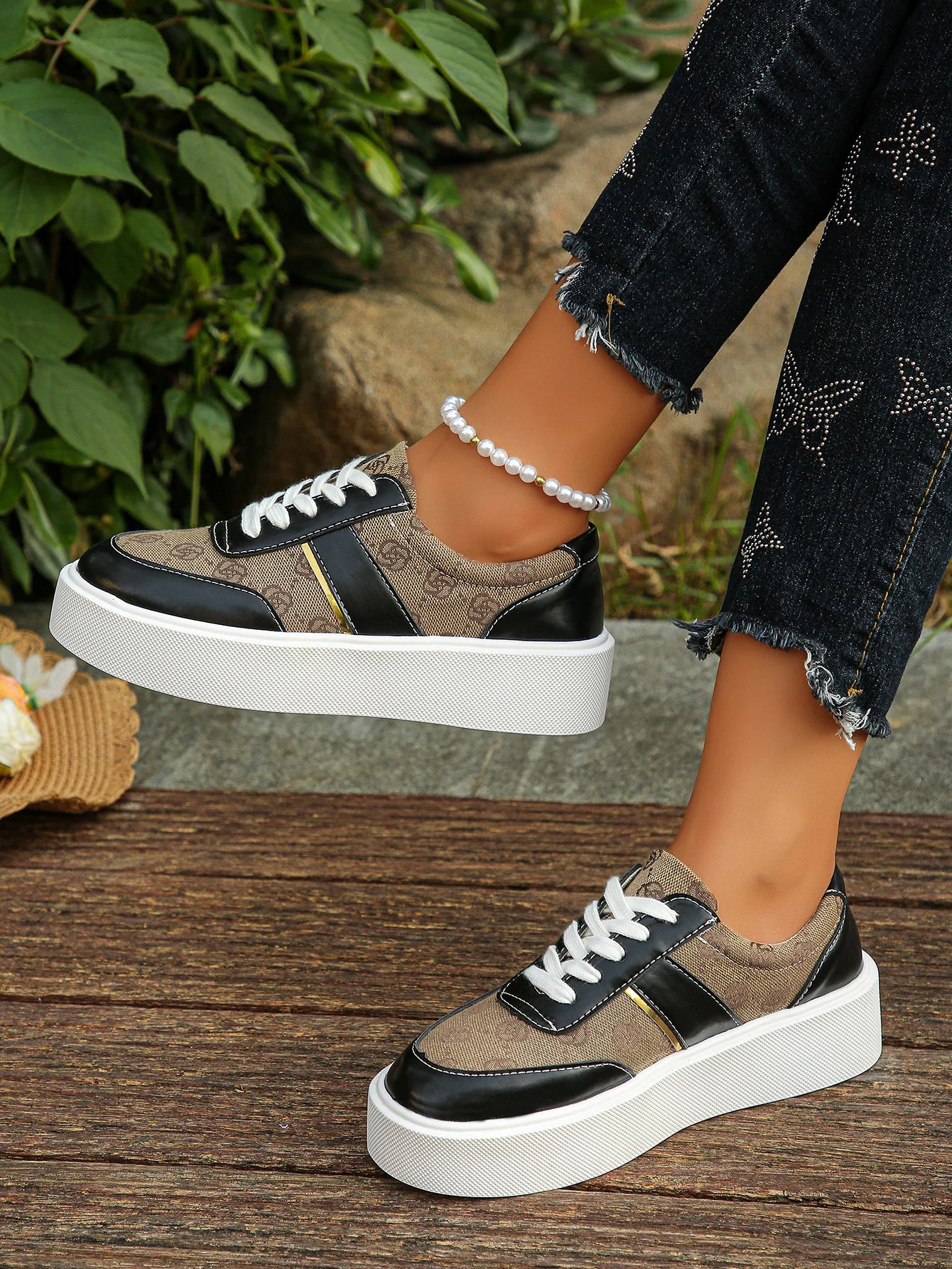 Spring Autumn Women Sneakers Trend Lightweight Leisure Sneakers Women Walking Design Fashion Platform Shoes Zapatos De Mujer