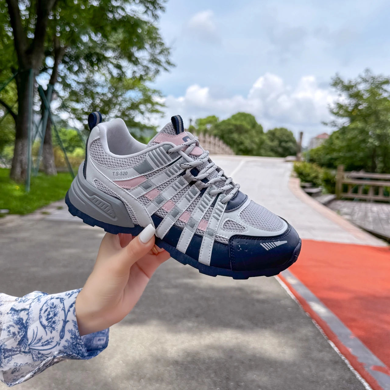 Women's Breathable Mesh Sneakers - Fashionable & Versatile Comfort Shoes with Soft Sole Height-Boosting Design Vulcanize Shoes