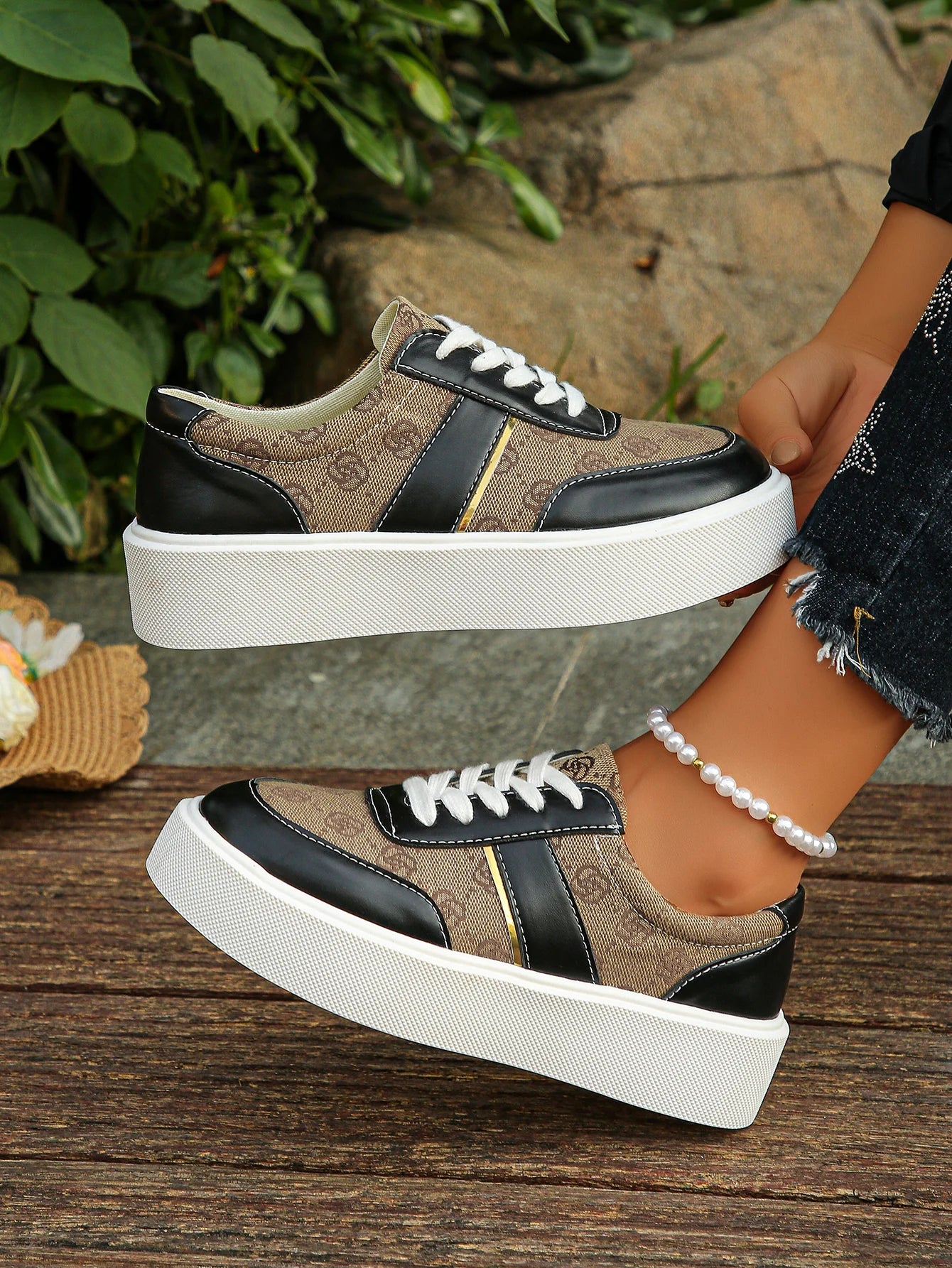 Spring Autumn Women Sneakers Trend Lightweight Leisure Sneakers Women Walking Design Fashion Platform Shoes Zapatos De Mujer